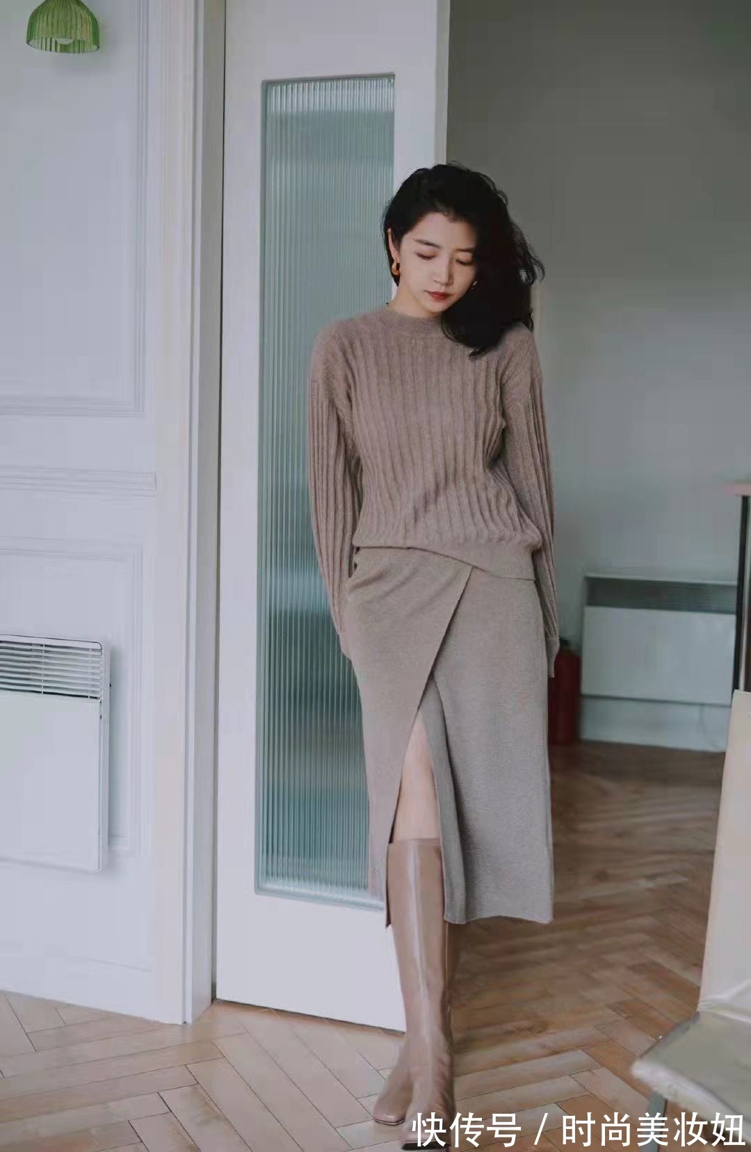 穿搭|这是我见过最高级的配色,同色系穿搭简约高级,每套都美翻了