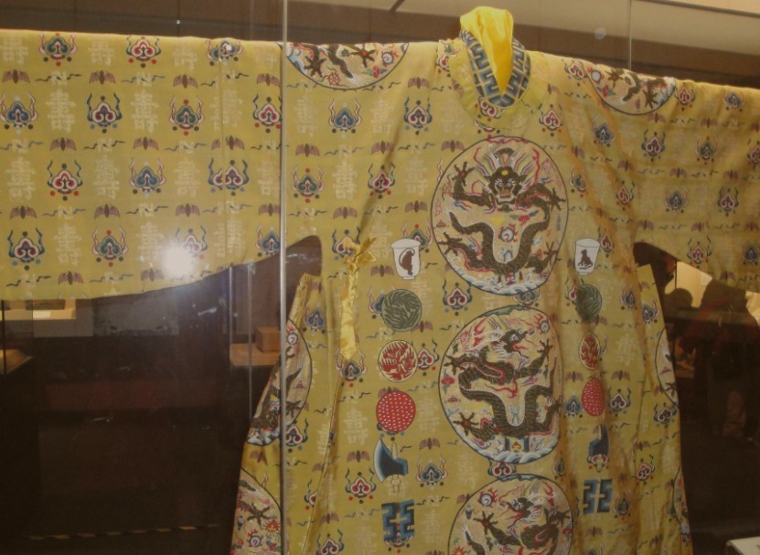 从来不|古代皇帝的龙袍从来不洗,嫔妃是怎么忍受味道的?原来还有这一招