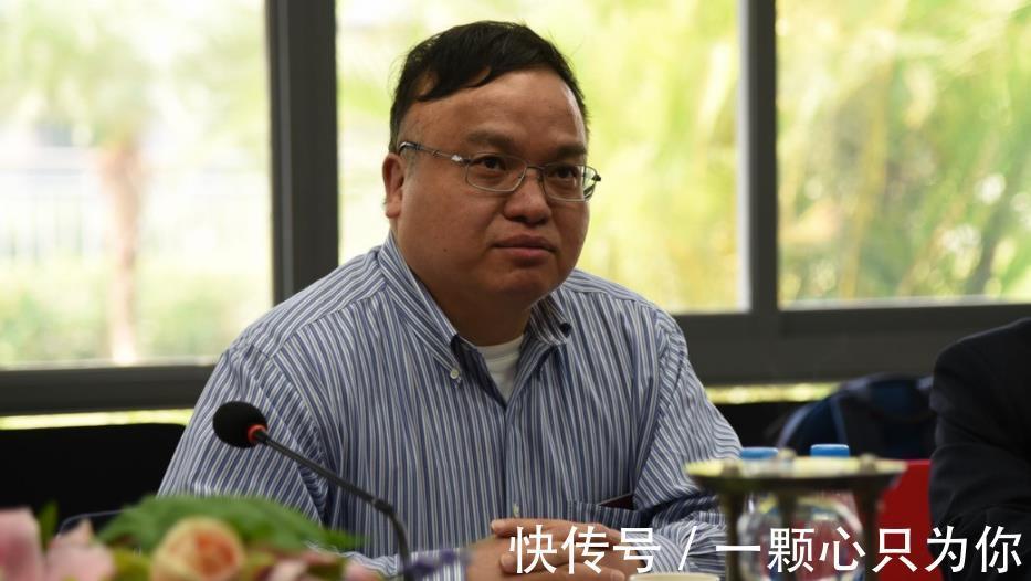 会议室|郑宝用带员工开会,抬头看到任正非直接把他赶了出去:您不用参加