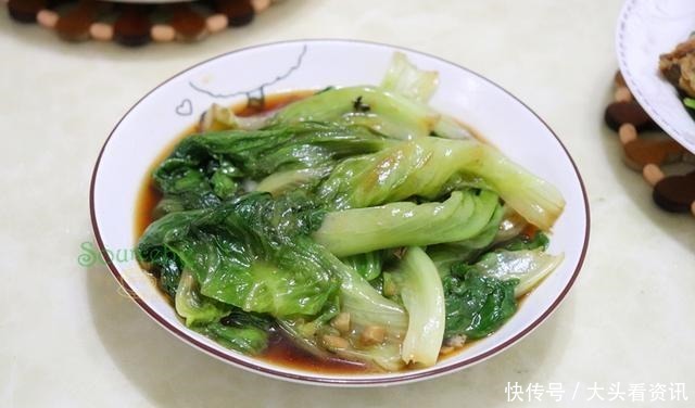 一家四口,四菜一汤,半小时做好,营养美味,比外卖实惠多了!