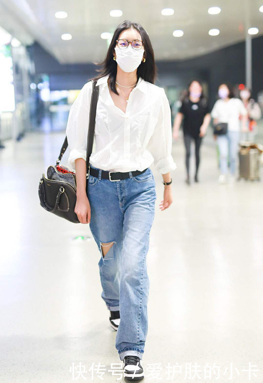 洋气|刘雯真是天生的衣架子,随便一穿就很惊艳,超模气质不是盖的