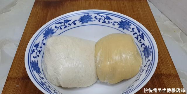 烧饼这样做才香酥,锅里烙一烙,比买的还好吃,咬一口就香酥掉渣