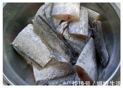 甜面酱|给鱼去腥，有人加酒有人加醋，都不对，大厨教你正确做法，太香了