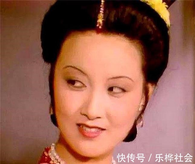 红楼梦$红楼梦:凤姐“指桑骂槐”,直接把宝钗骂得心跳加速、热血上涌