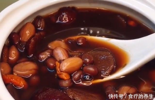 女人要爱惜自己，常喝这五红汤，一周喝两次，补气养血，美容养颜
