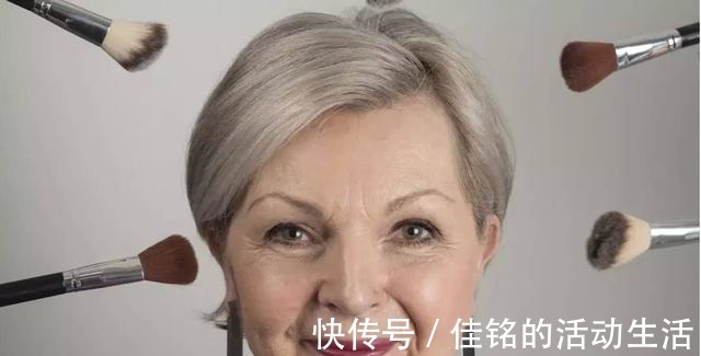 唇部 女人过了50岁,化妆品、护肤品不用买太多,日常有这几样就够了!