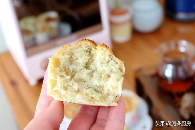 香蕉葡萄干做成蛋糕更好吃，不用打蛋器，小朋友都能轻松做