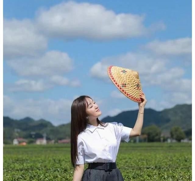 建筑工人第一次上电视唱歌,一开嗓观众惊艳!网友:又一个大衣哥