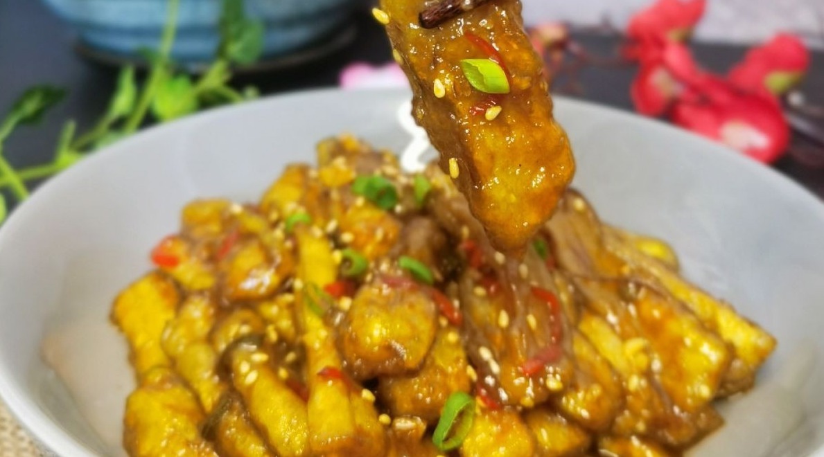 糖醋茄子好吃，2次放醋是关键，出锅喷儿香，真解馋