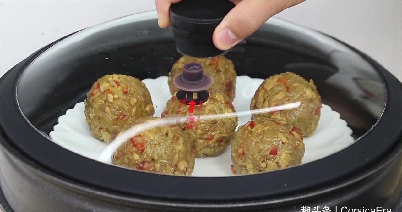 糯米的简单家常做法,好吃,不炒不煮,鲜香软糯,每次上桌都空