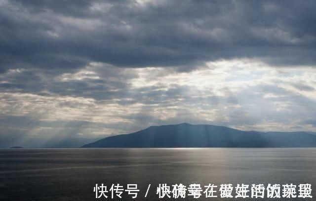 少年时代#蒋捷的这首听雨词,可谓是惊艳了时光,情景交融,无人能出其右!