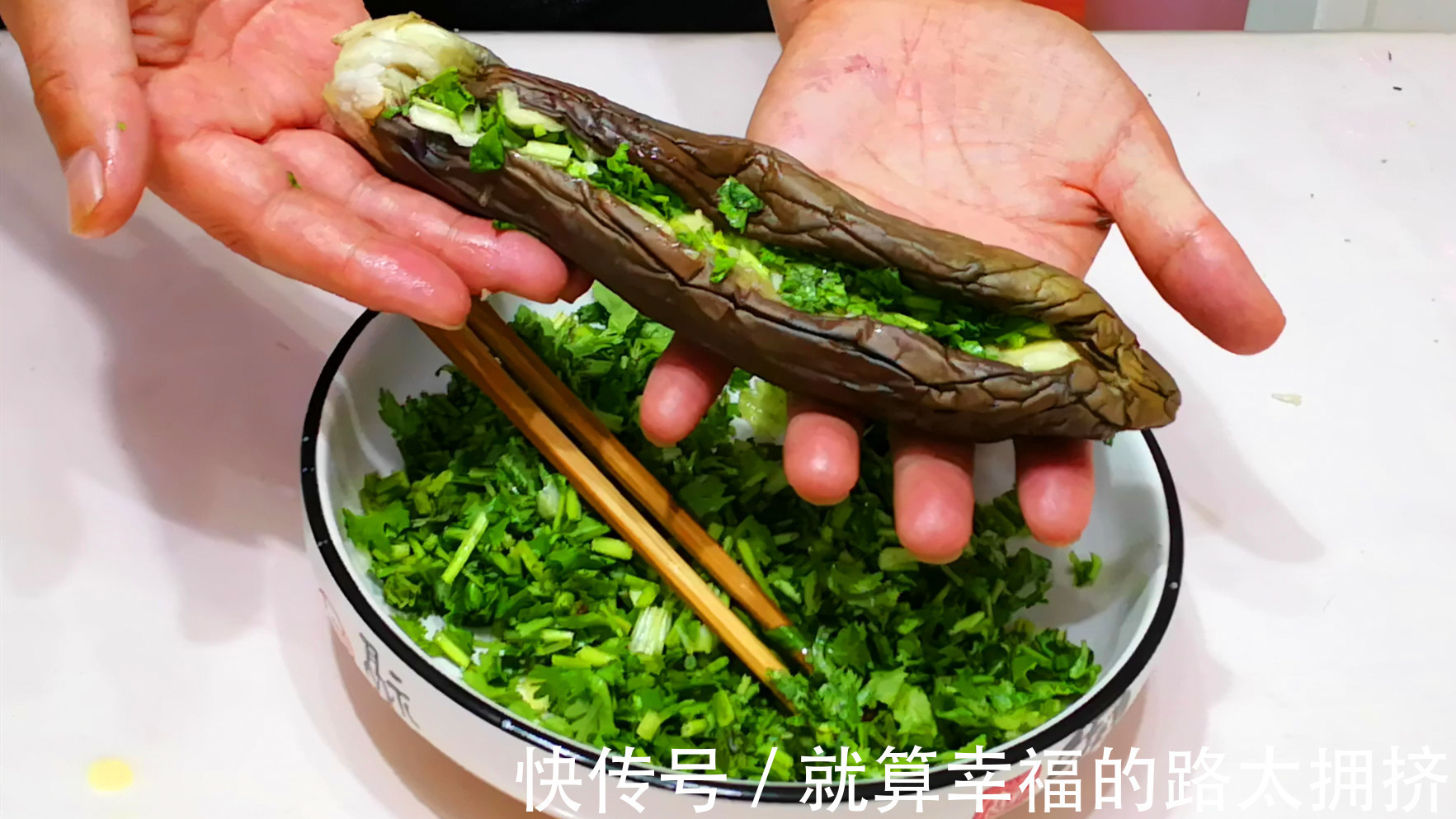 立秋后遇上此菜别手软,才几毛1斤,多买点囤起来,从秋吃到冬