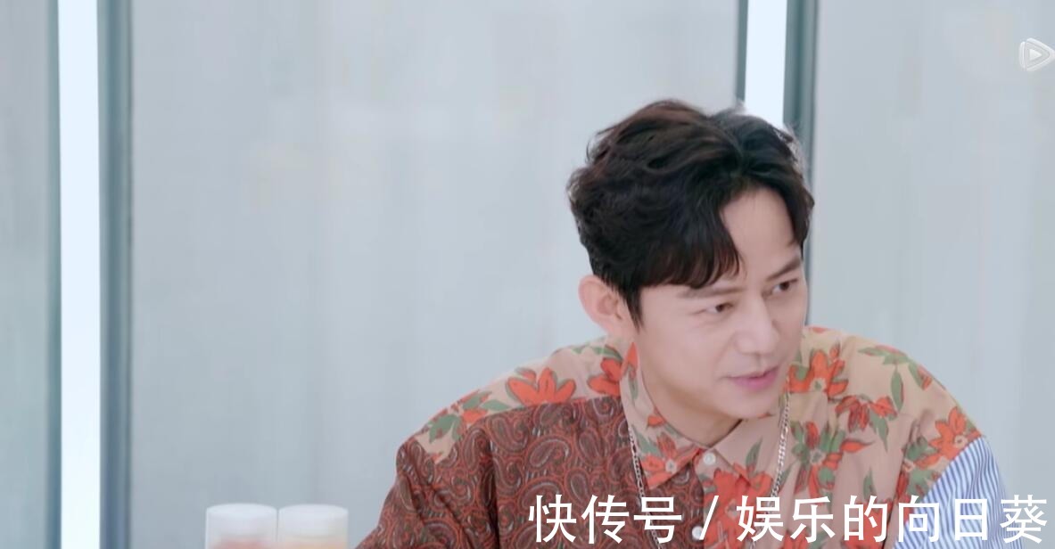 何炅|何炅凭什么能成为综艺界的“定海神针”赵露思一语道破玄机