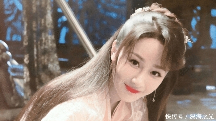 归国四子|黄子韬要比杨紫小一岁,可2012年的转折,让人误解黄子韬年龄更大