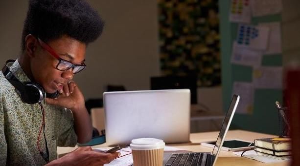 小杯酒|4种行为是男性衰老“加速器”,喝酒抽烟不算什么,你中招了吗?