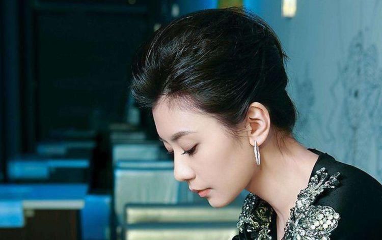 沦为|几年前是饰演女主,如今沦为女主妈妈,中年女演员该何去何从?