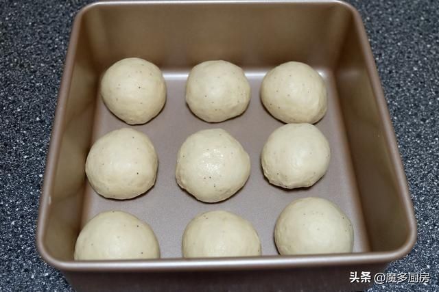 想吃面包不用买,自制低糖无油小面包,1袋面粉1杯豆浆1个鸡蛋