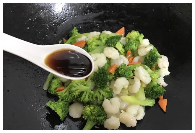 三口之家的周末午餐,4道菜,成本不到50元,比快餐营养还便宜