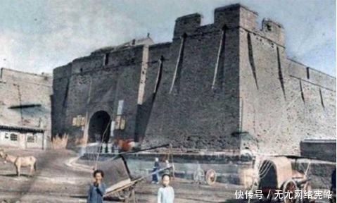 蒙古|一组中国最早的彩色老照片:受刑的妇女、骑马的僧侣,拍于外蒙古