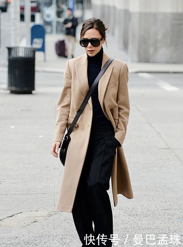 女人|50+的女人冬天怎么穿才时尚?大衣+高领衫,谁见都夸洋气