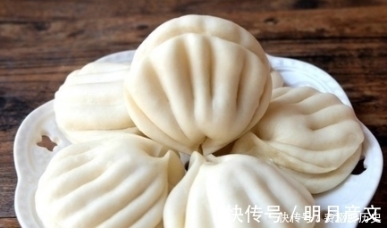 冷天发面,只用酵母可不行,想要面团松软,就加这2样,保证成功