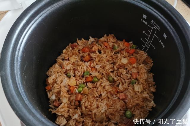分明|焖饭好吃的小秘诀,掌握一个小窍门,米饭粒粒分明,越吃越香!