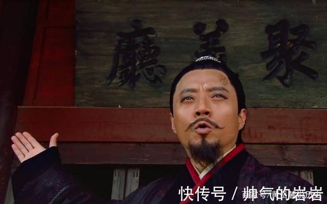 宋江!水浒中宋江对四人说过让位,没一人敢接,两人敢接他又不敢让