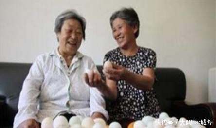 每天早上吃一个鸡蛋,一个月后,4个“好事”可能会“悄悄临门”