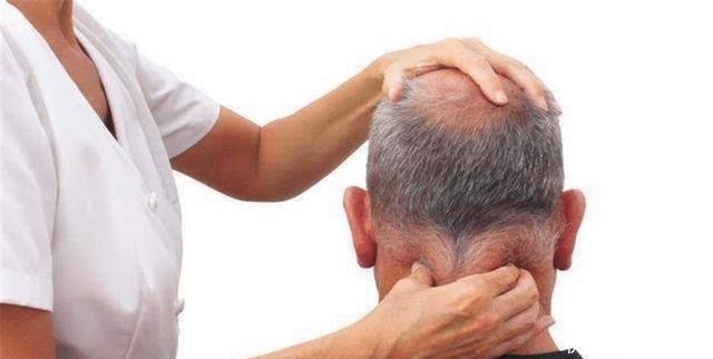 找上门|经常手麻要高度重视,这几类食物千万别吃,中风随时会“找上门”