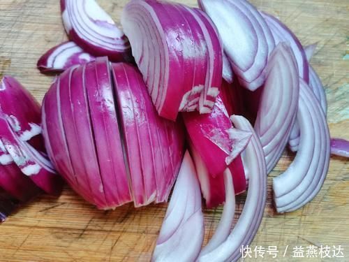 洋葱炒蛋|洋葱和它天生一对，是“天然泻药”，隔天排宿便，常吃体重不到百！