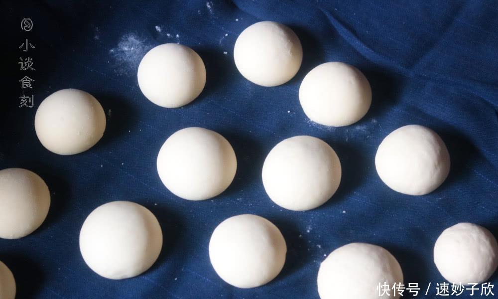 馒头|蒸馒头时,光放酵母就错了,教你正确做法,一次成功香软又蓬松