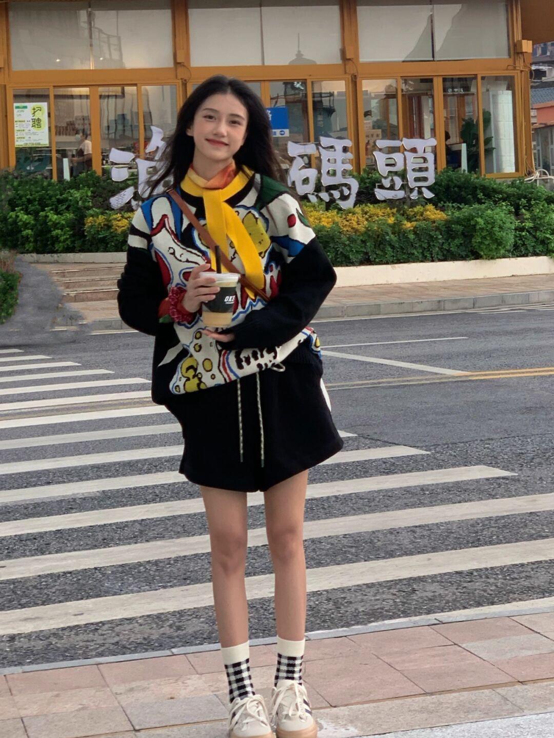 卡通 秋冬想要穿得俏皮又可爱?一定不能错过这件卡通针织衫!