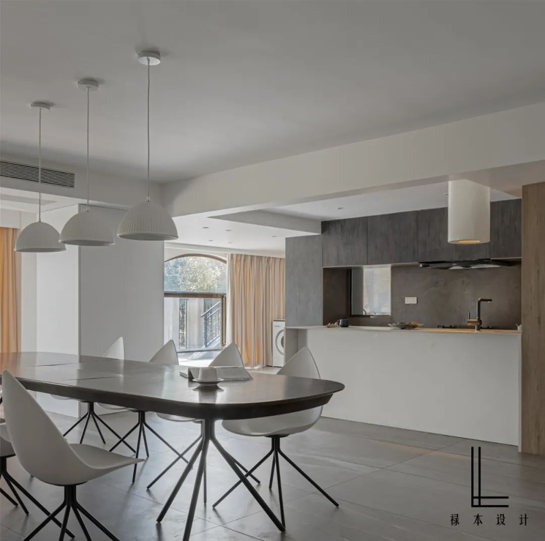 现代|460㎡现代极简，净白的空间，流畅优雅的造型，满屋高级的大气