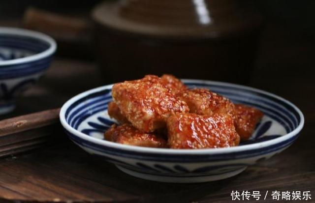 年糕此做法值得试试,外层酥脆,内层香糯,吃一块就忍不住