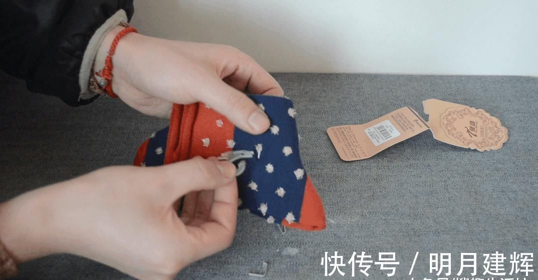 袜子|原来袜子上的挂钩还有这个妙用, 看到的人没有一个不夸好的