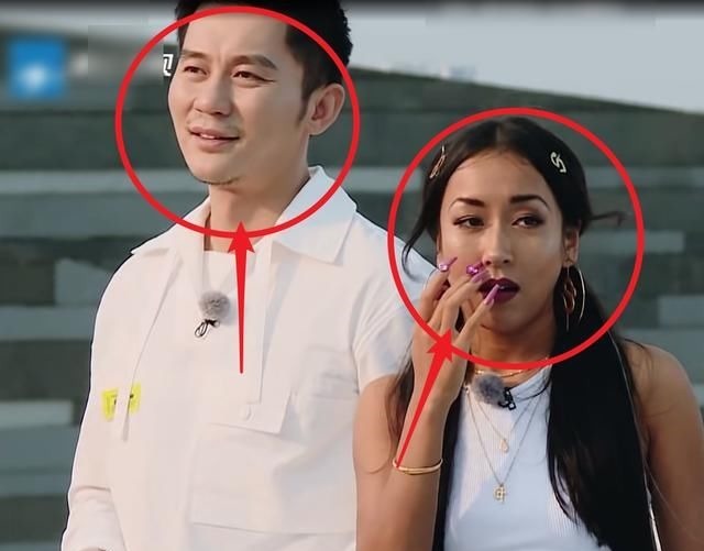 蔡徐坤|跑男9蔡徐坤被迫成沙溢儿子，谁在意他的表情？是否介意很显然