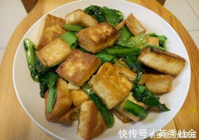 补血|女性不想早衰，不妨多吃几种美食，补血养颜，更能滋养肌肤