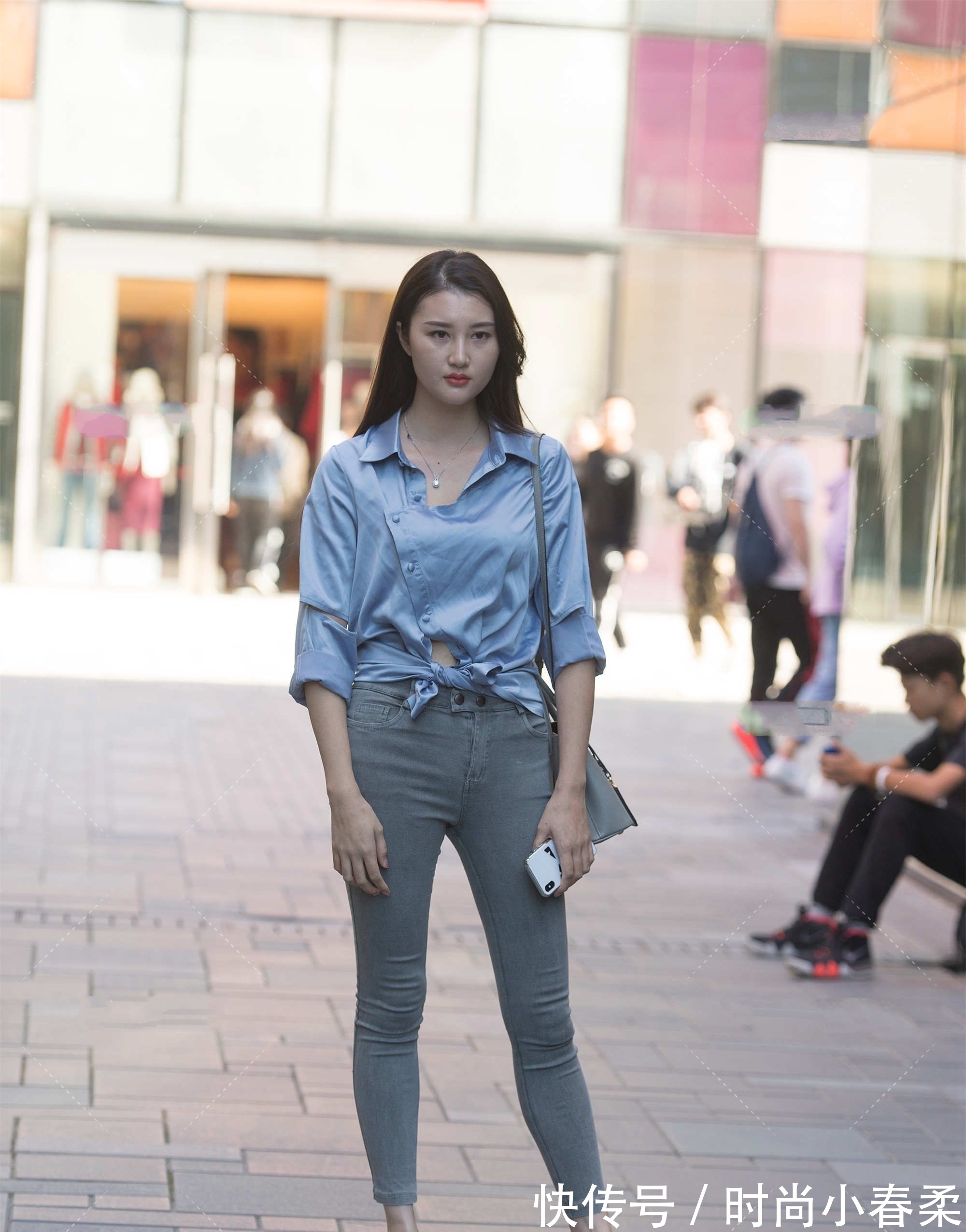 冰丝 设计感十足的衬衫,冰丝面料看起来很高级,搭配牛仔裤就行