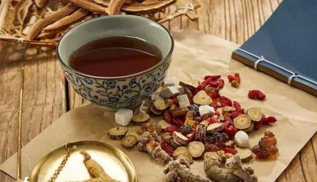 不足|经常凌晨三、四点钟醒来?或是肝血不足,中医1招调气血,治失眠