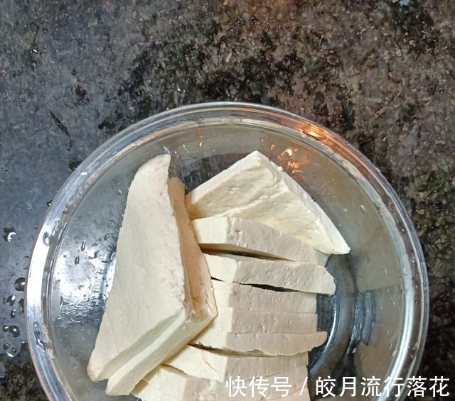 五花肉豆腐白菜煲！