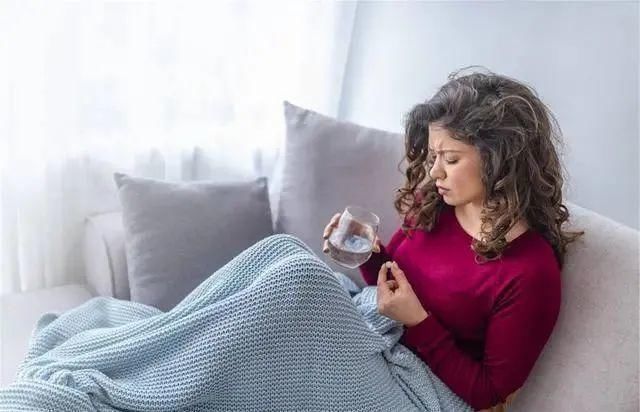 乳腺癌|女生糟蹋乳房的举动,烟酒不算啥,看完榜首,多数人表示很难控制