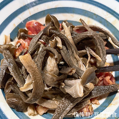 我奶奶教我的鹿茸菇蒸猪肉的技巧,一定要加它才好吃