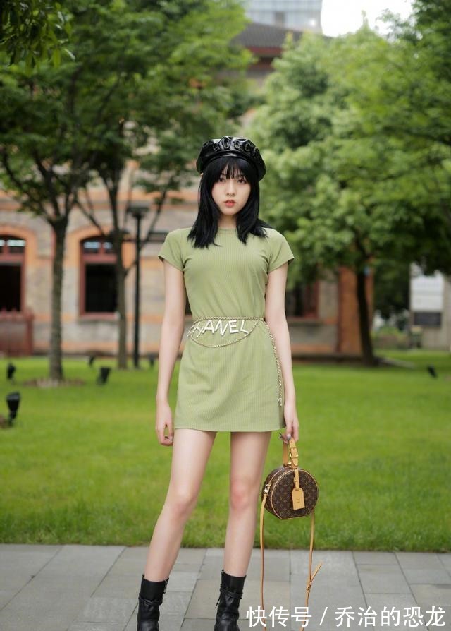 搭配 最近火了一种穿法“上下带点绿”,时髦显白,照着穿就对了!