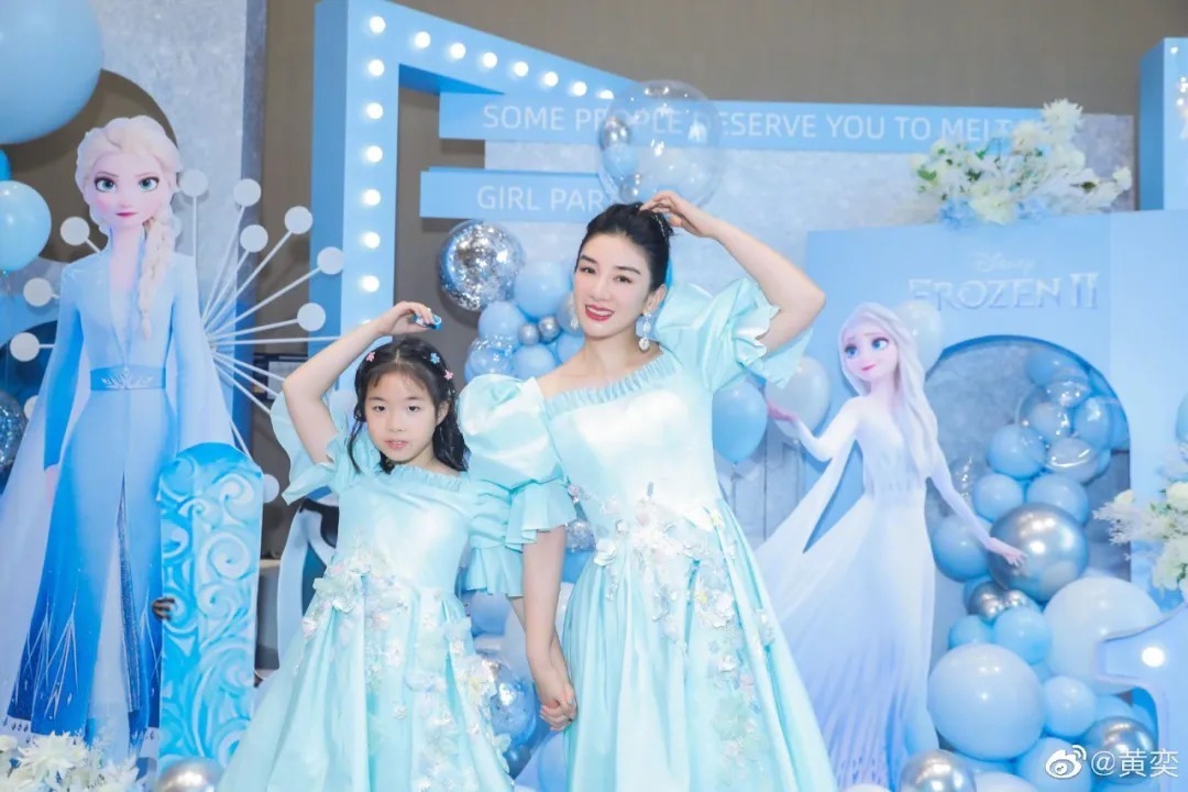 父母|wenno:一段「父亲侮辱女儿」视频引众怒:养育孩子,必须牢记这两个字