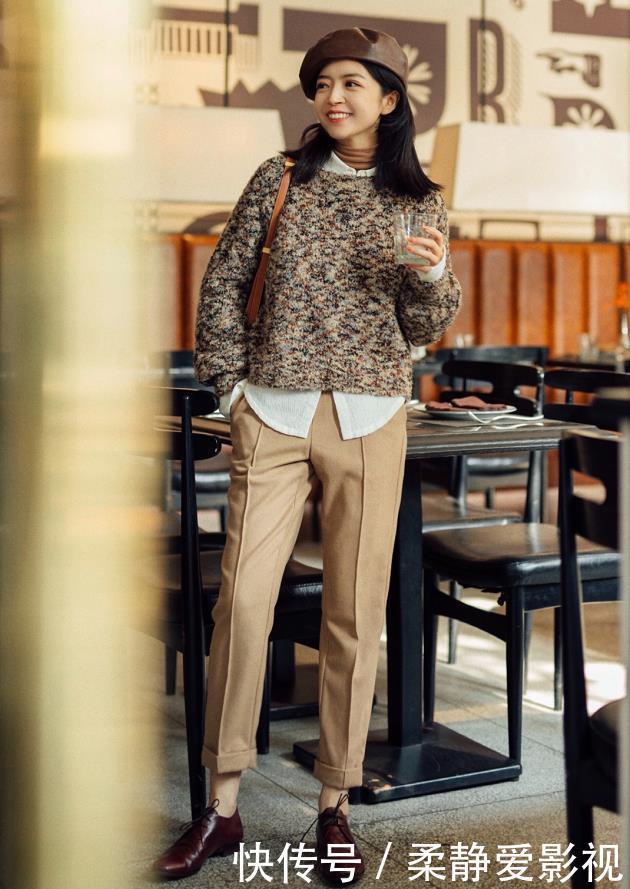 秋天最好别单穿毛衣,跟着三木学学“叠穿法”,时髦高级又洋气