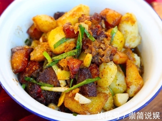 尖椒鸡丁|刚出锅大人孩子抢着吃的下饭菜，香辣解馋，一次吃完几大盘，过瘾