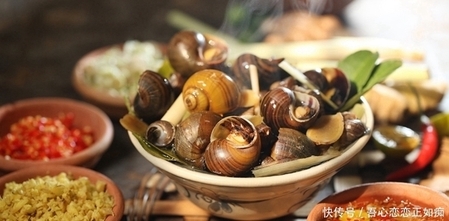 中国宵夜“大排档”,日本宵夜吃什么?网友:难怪吃不胖呢