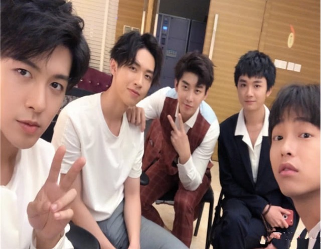 侯明昊|天天向上播出13年,除收獲好評(píng),還培養(yǎng)了王一博等4位精英新人