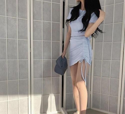 条格、印花工装衬衫太花哨，不如穿件霜色工装衬衫，简约低调时髦