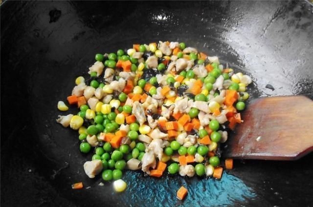 食用价值|最通便的蔬菜不是芹菜,是它,1周吃3次,排出宿便,大肚腩不见了